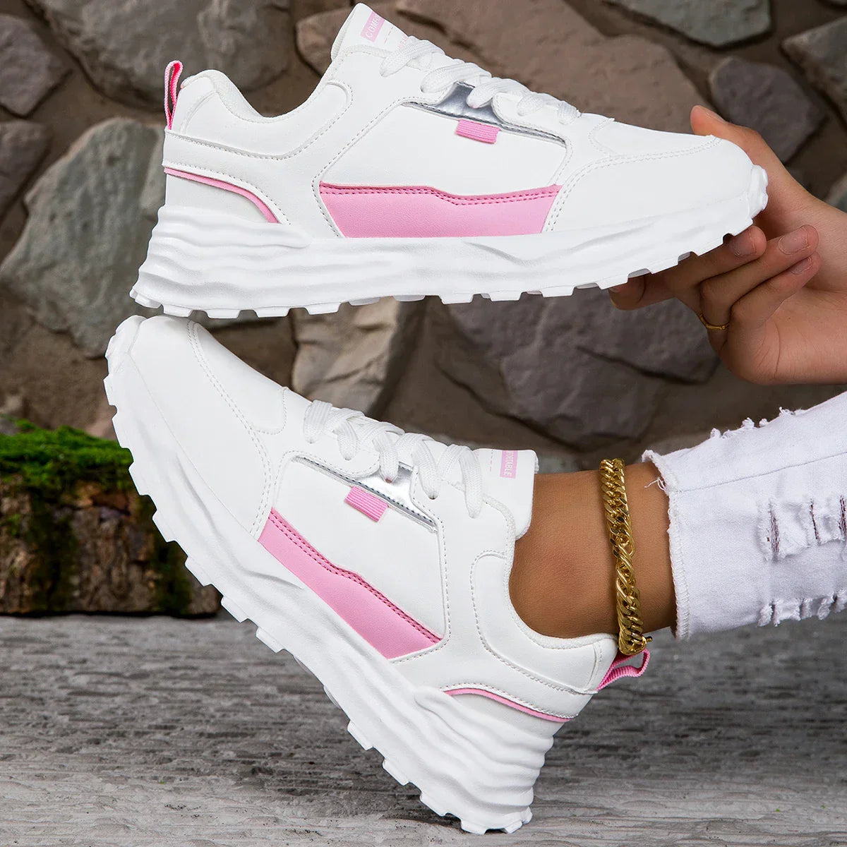 Metro Pace Classic Sneaker